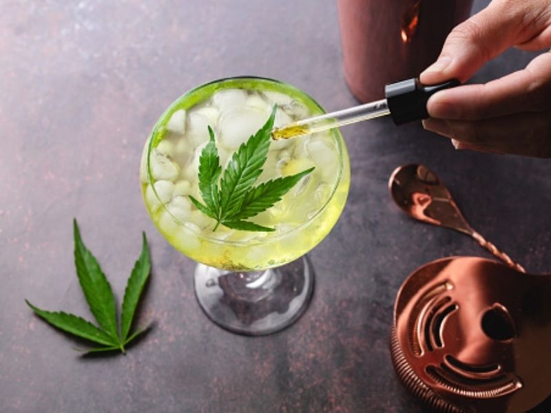 Cannabis-Infused cocktail